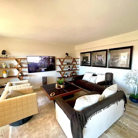 Penthouse De Standing Avec Jacuzzi Sainte-Maxime